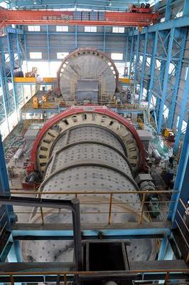 我国自主研制特大矿山磨机投入运行